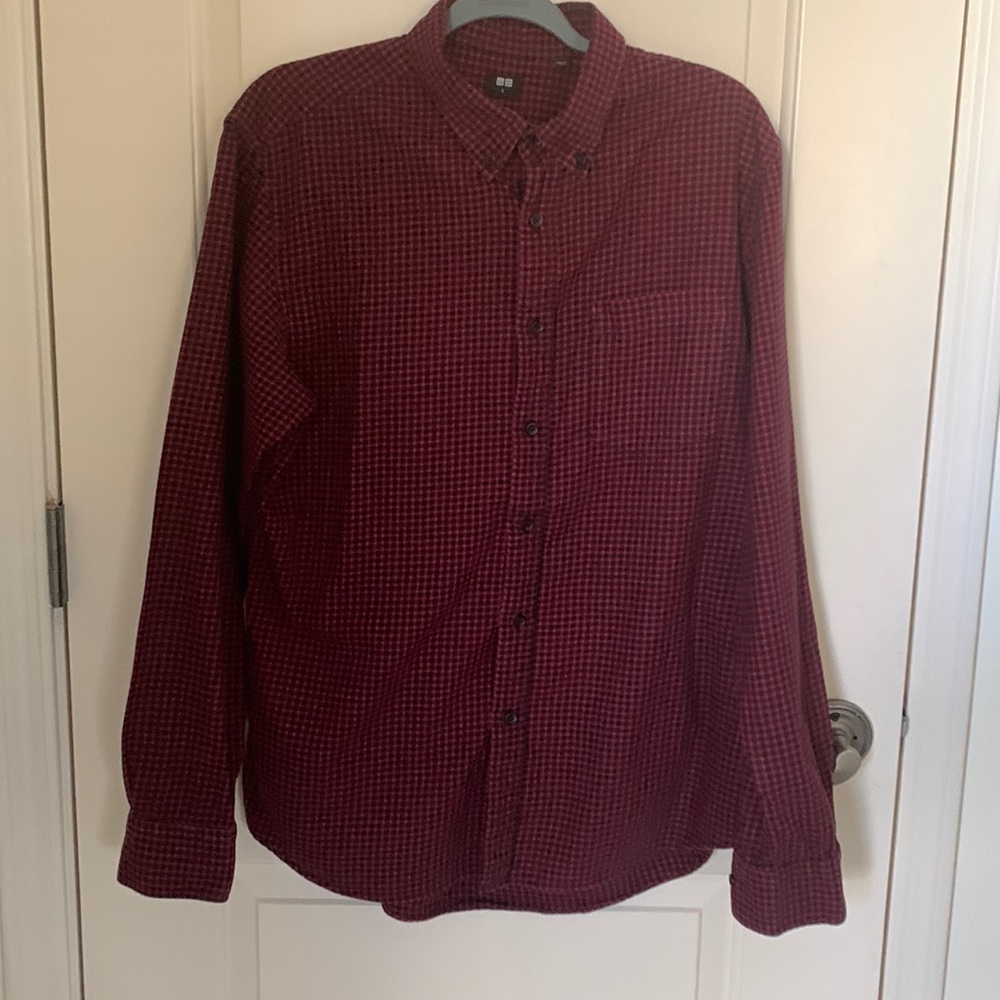 Men’s UNIQLO long sleeve flannel shirt